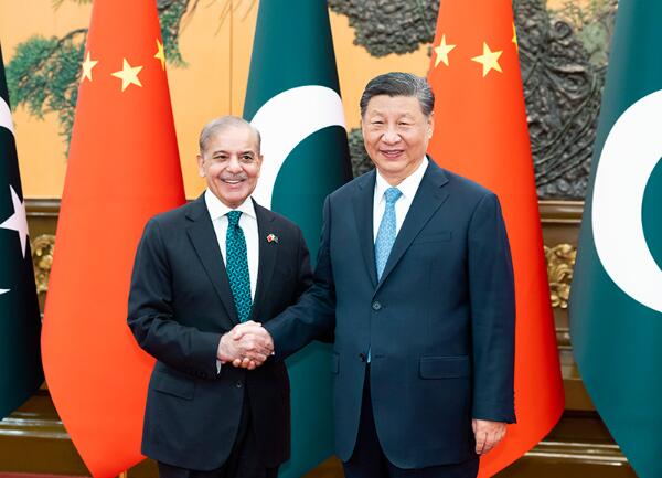 习近平会见巴基斯坦总理夏巴兹1 习近平会见巴基斯坦总理夏巴兹1
