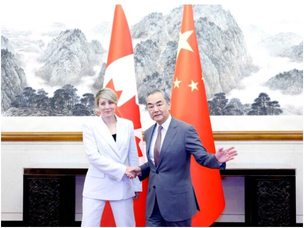 王毅同加拿大外长乔利会谈1 王毅同加拿大外长乔利会谈1